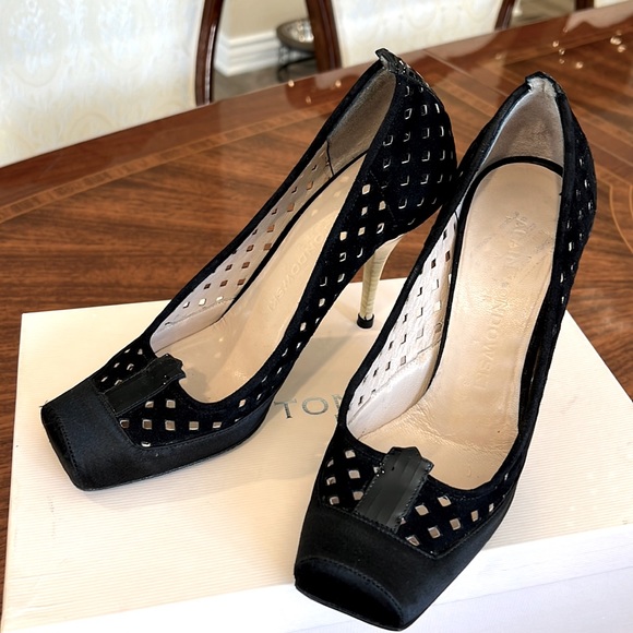 Alain Tondowski Heels size 35 1/5 in excellent condition worn only once.